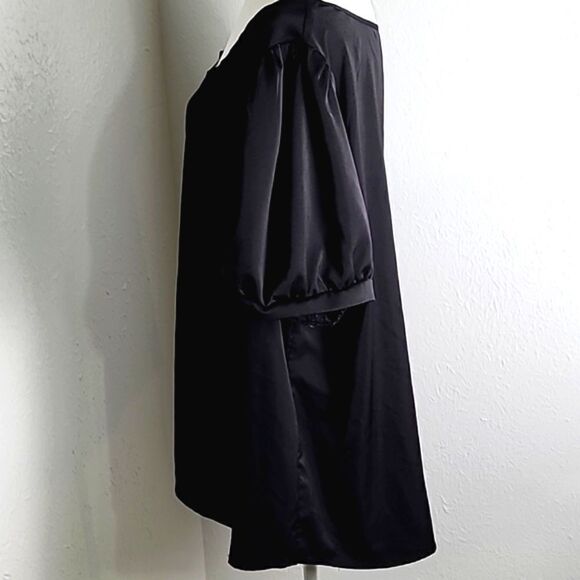 Shein Black Short Sleeve Top with Gold Pearl Chain at Neckline, Size 4X - Picture 5 of 8